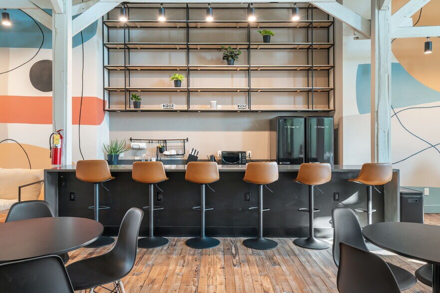 More Photos Of 828 N Broadway St, Knoxville Coworking Space