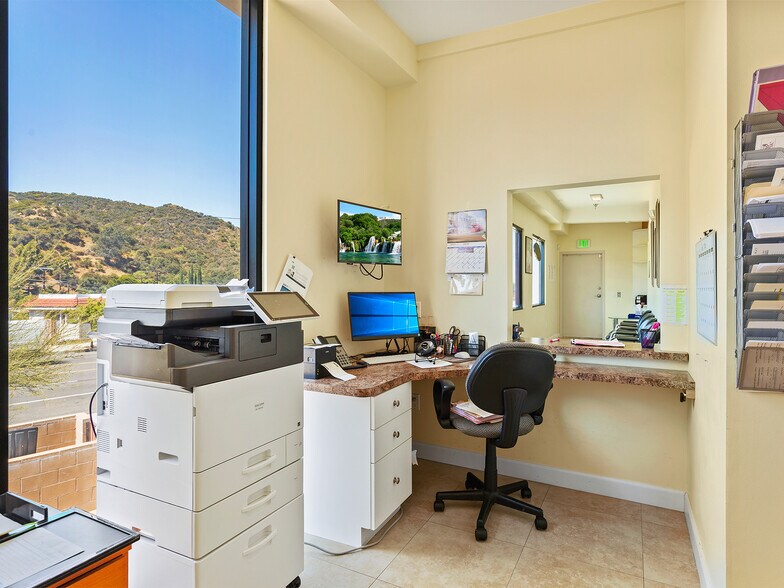 More Photos Of 7335-7341 Foothill Blvd, Tujunga Light Manufacturing For Sale