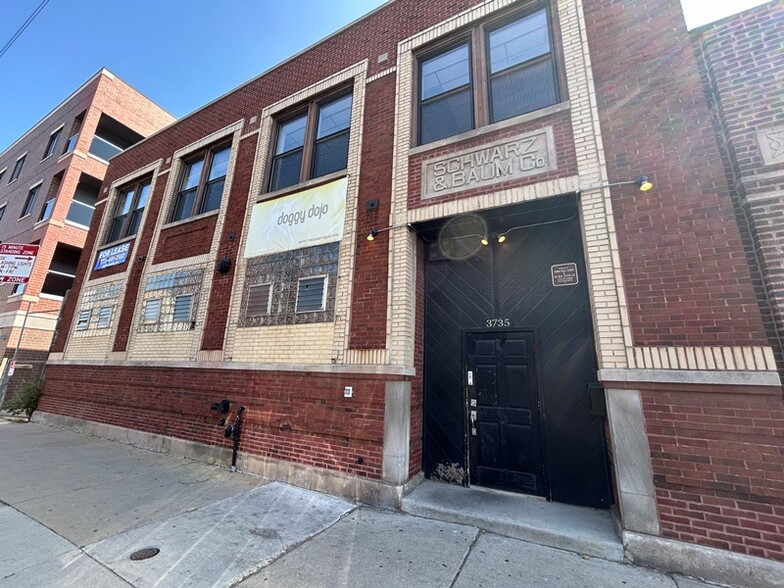 More Photos Of 3735 W Belmont Ave, Chicago Showroom For Lease