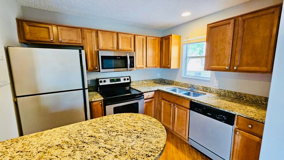 More Photos Of 115 112th Ave NE, Saint Petersburg Specialty For Sale