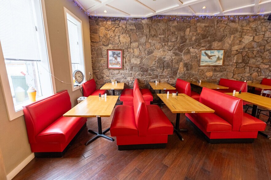 More Photos Of 10770 E State Highway 76, Branson West Hotel For Sale
