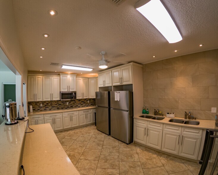 More Photos Of 1901 Leonid Rd, Jacksonville Schools For Sale