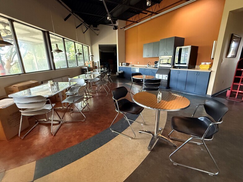 More Photos Of 4888 S Old Peachtree Rd, Peachtree Corners Office For Lease