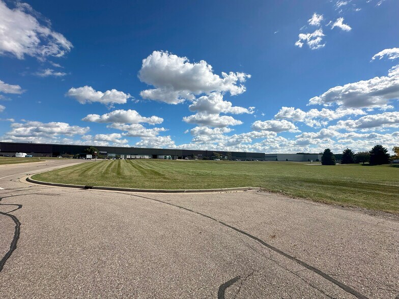 More Photos Of 3654 Midlink Dr, Kalamazoo Manufacturing For Lease