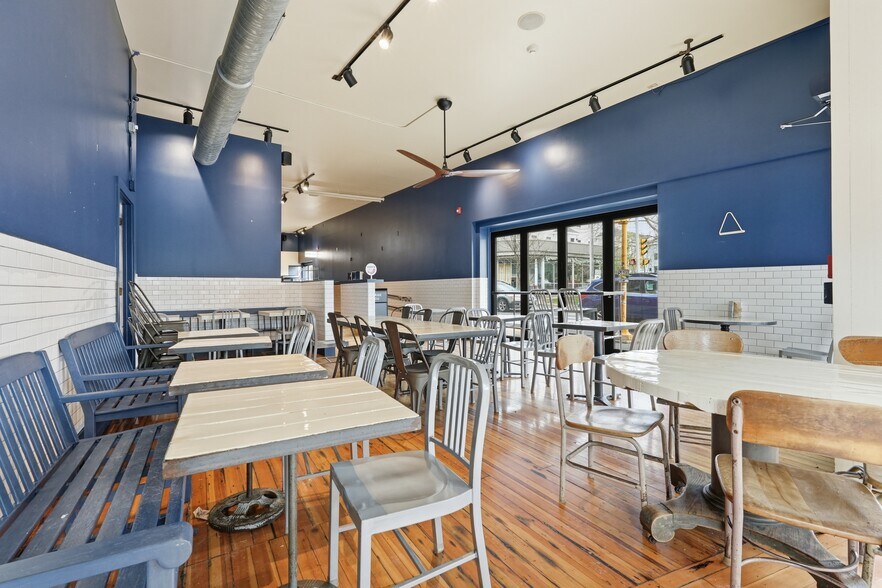 More Photos Of 1 Market St, Northampton Storefront Retail Residential For Lease