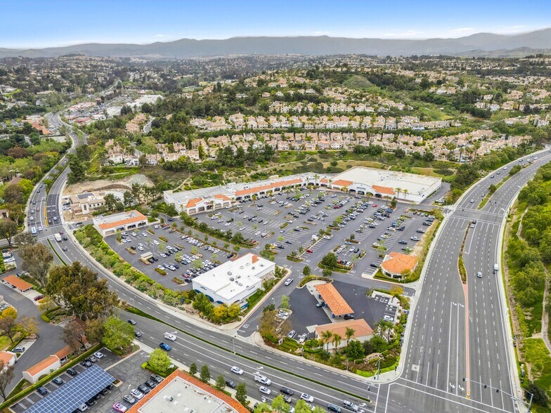 Primary Photo Of Oso Pky @ Marguerite Pky, Mission Viejo Unknown For Lease