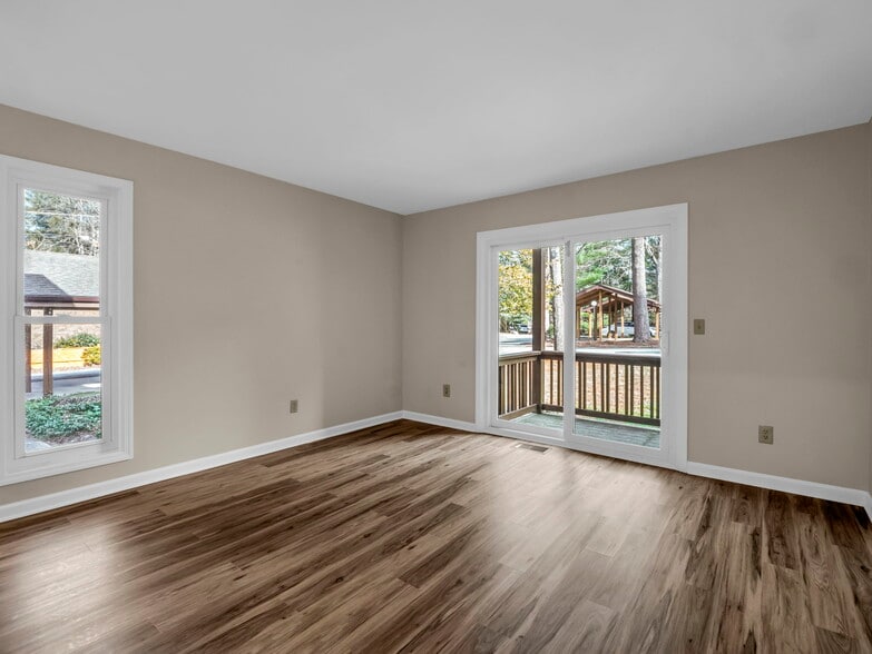 More Photos Of 520 Courtwood Ln, Hendersonville Apartments For Sale