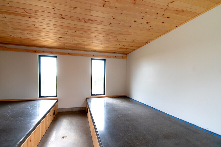 More Photos Of 324183 Mount Elgin Rd, South-West Oxford Golf Course Driving Range For Sale