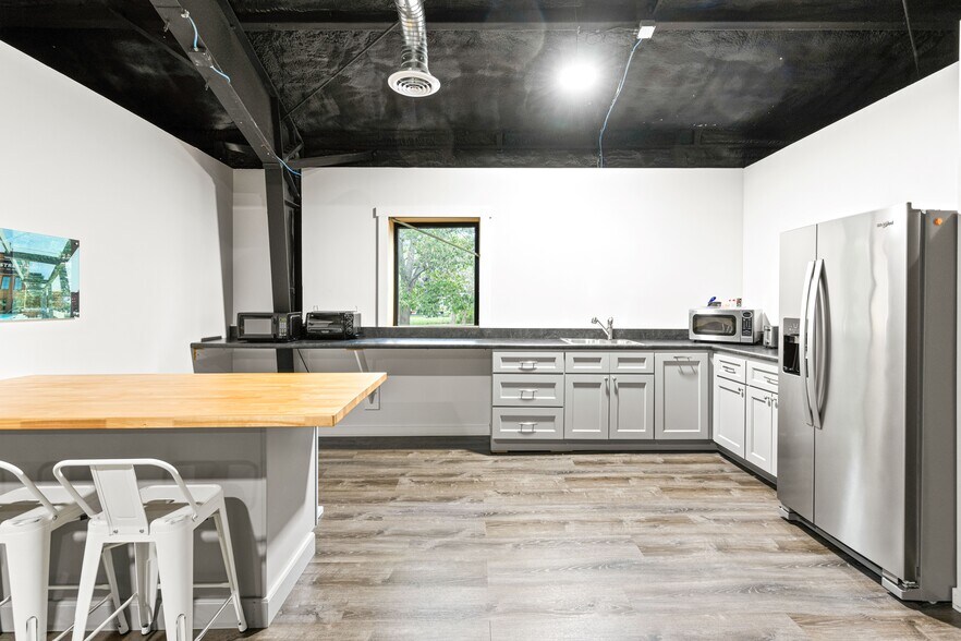 More Photos Of 44 Lincoln St, Saco Office For Sale