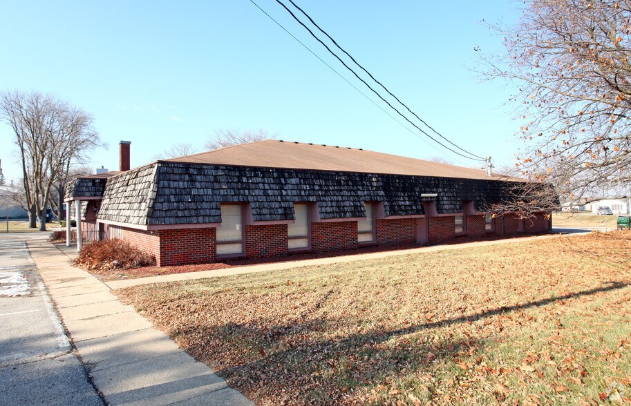 More Photos Of 445 Maple St, Waukee Lodge Meeting Hall For Sale