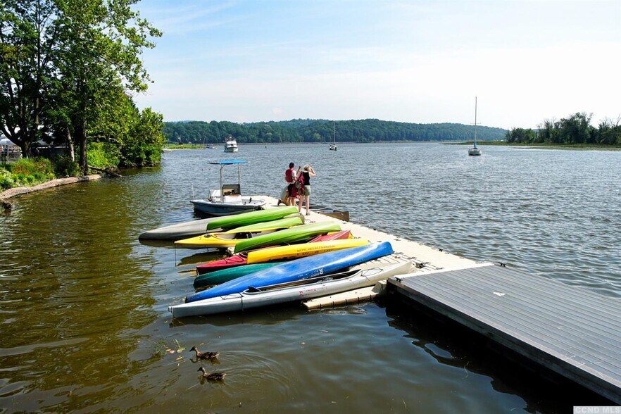 More Photos Of 103 Main St, Catskill Marina For Sale