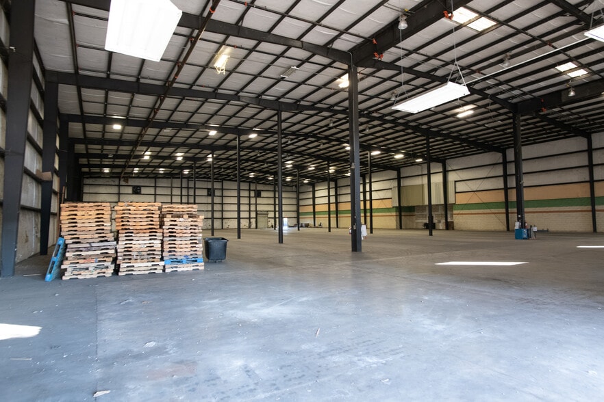 More Photos Of 398 Direct Connection Dr, Rossville Industrial For Lease