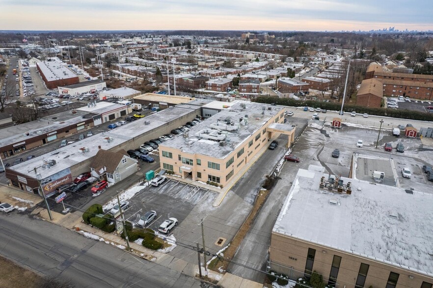 More Photos Of 2000 Grant Ave, Philadelphia Medical For Sale