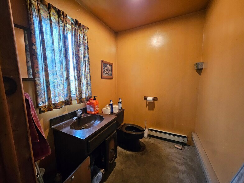 More Photos Of 200 Brewery Run Ln, Saint Marys Specialty For Sale