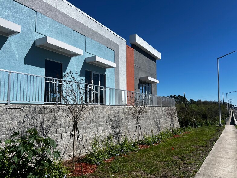 More Photos Of 9961 W Colonial Dr, Ocoee Medical For Lease