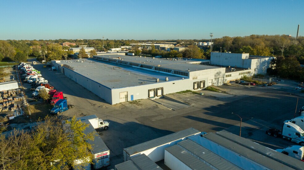 Primary Photo Of 3500 W 127th St, Blue Island Manufacturing For Sale