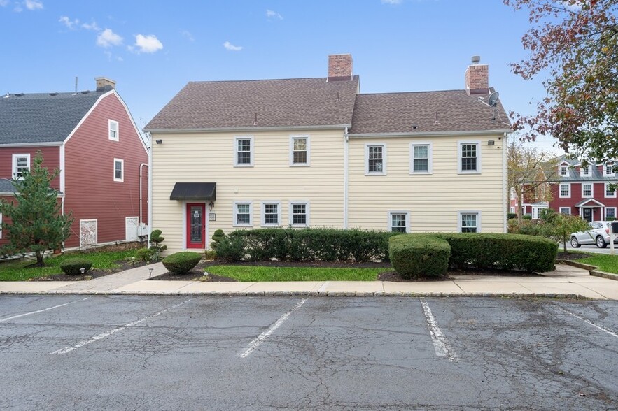 More Photos Of 264 US 202/206, Bedminster Storefront Retail Office For Lease