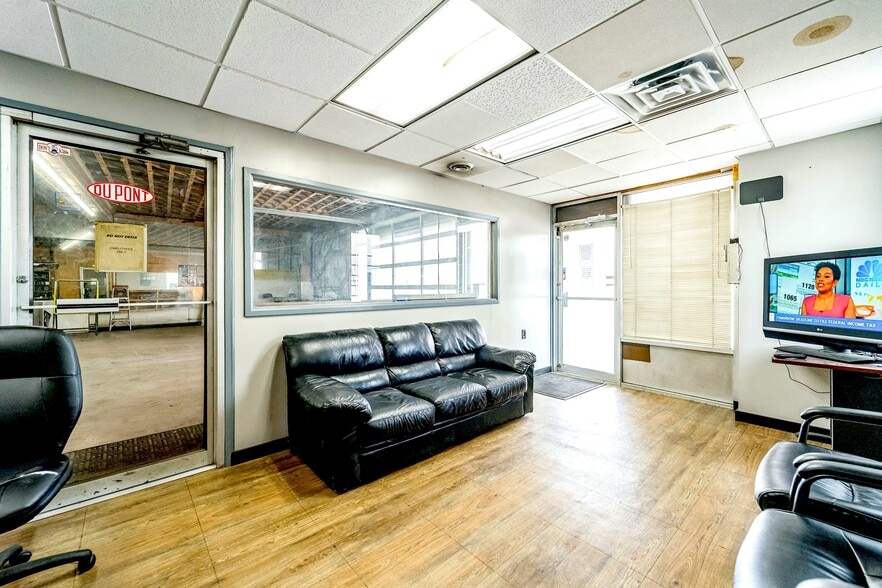 More Photos Of 4423 Belair Rd, Baltimore Auto Repair For Sale