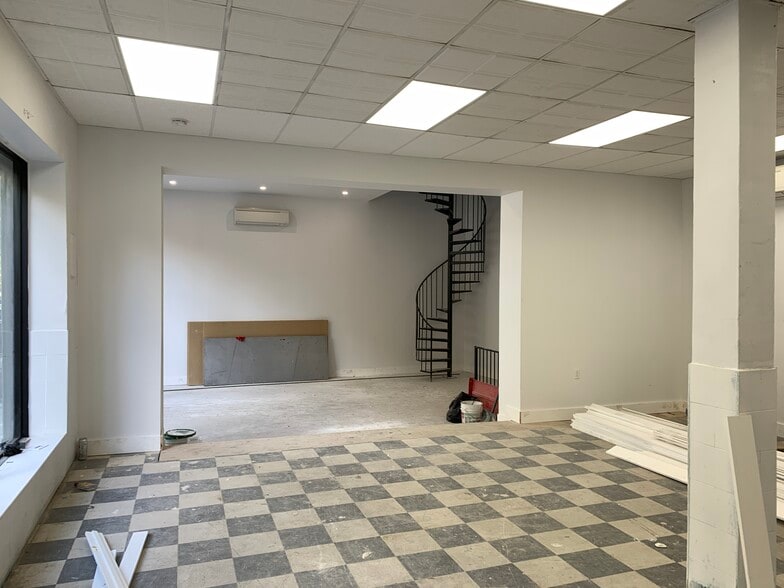 More Photos Of 431 De Kalb Ave, Brooklyn Storefront Retail Residential For Lease