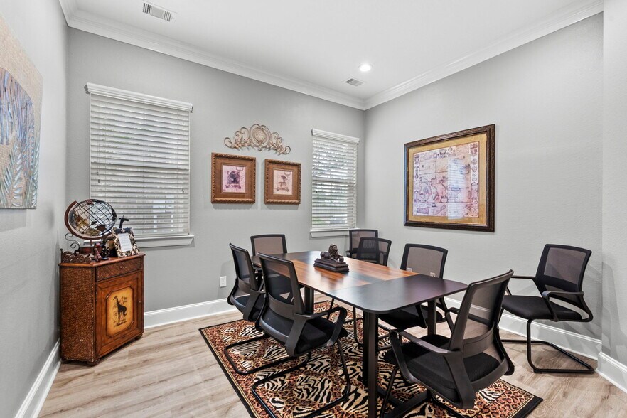 More Photos Of 303 Longmire Rd, Conroe Office For Sale