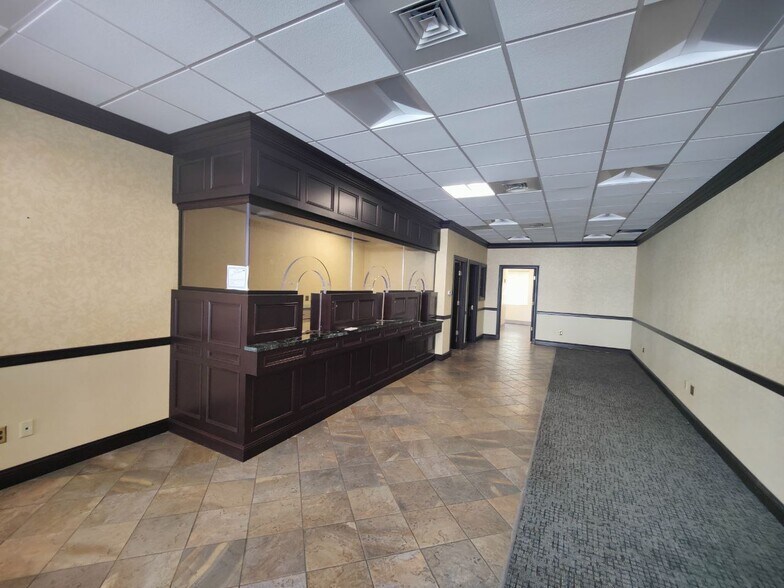 More Photos Of 227 Smith St, Brooklyn Storefront For Lease