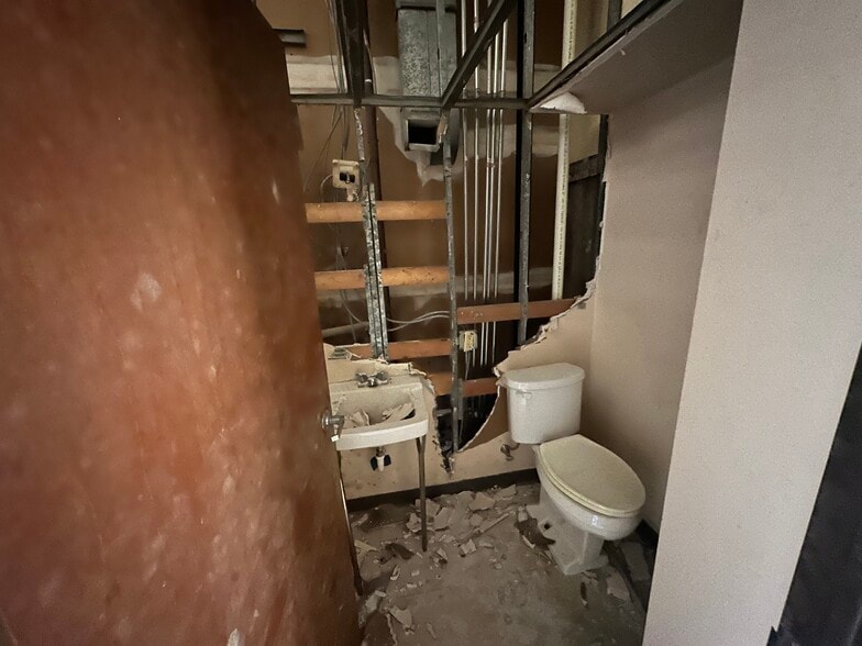 More Photos Of 215 Lelia St, Pittsburgh Apartments For Sale