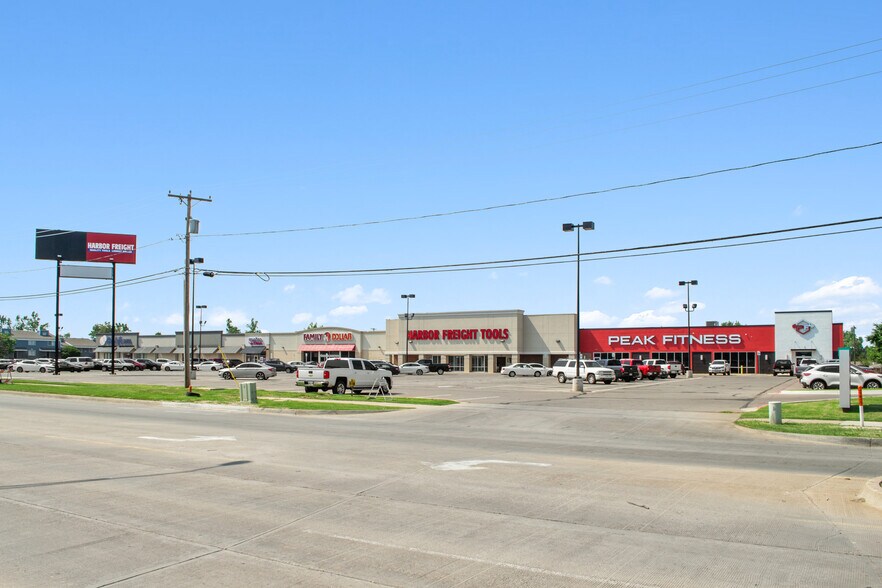 More Photos Of 4717 SE 15th St, Del City Storefront For Lease