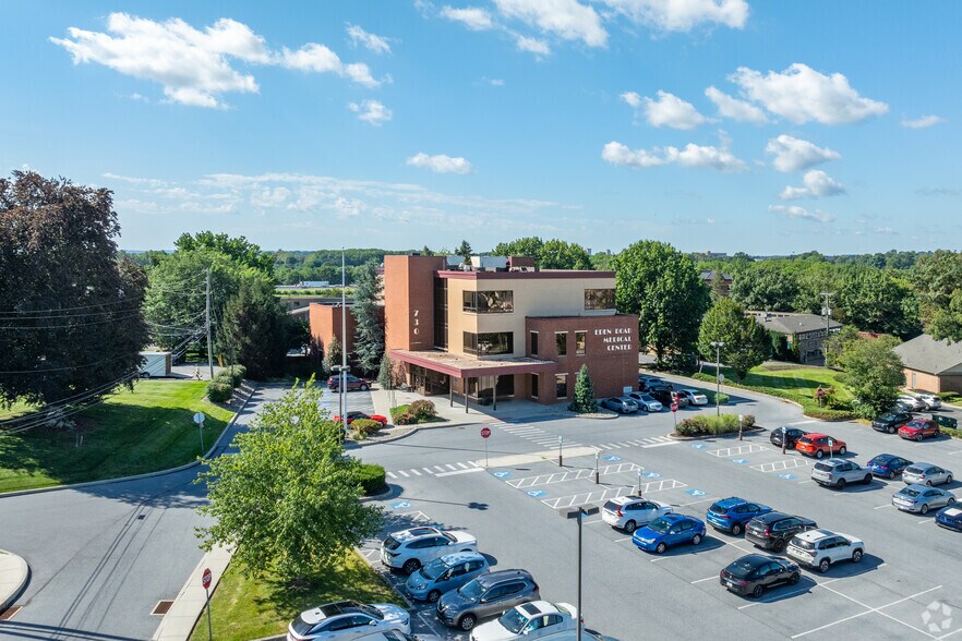 More Photos Of 730 Eden Rd, Lancaster Medical For Lease