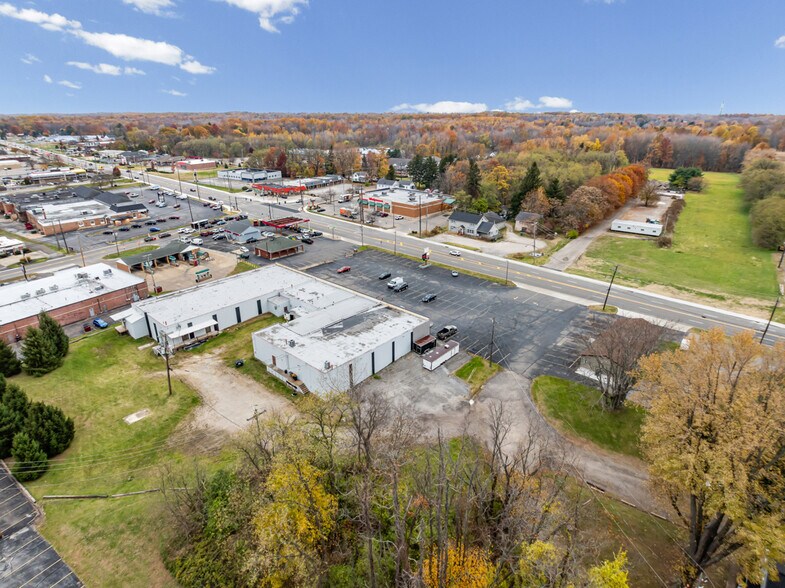 More Photos Of 6704-6720 N Ridge Rd, Madison General Retail For Sale