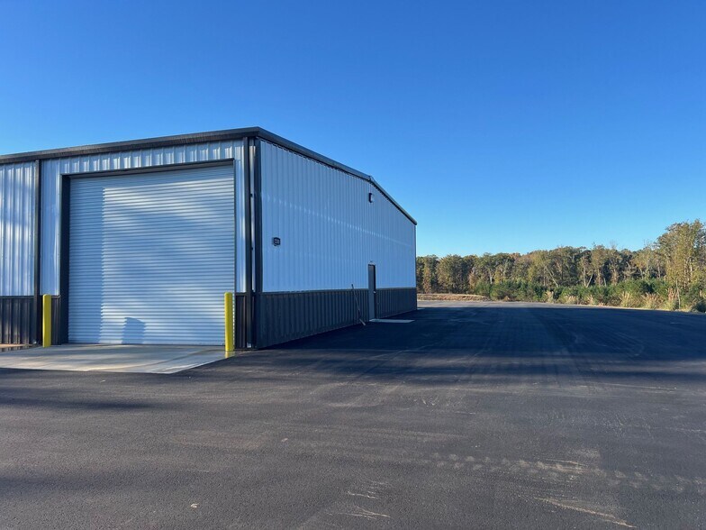 More Photos Of 1200 Commerce St, Madison Warehouse For Lease