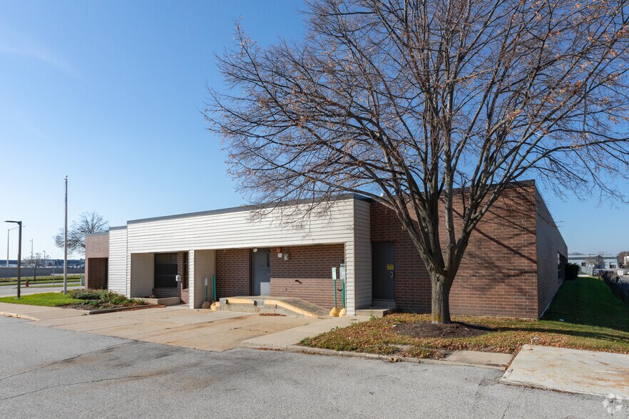 More Photos Of 180 W Grange Ave, Milwaukee Office For Sale