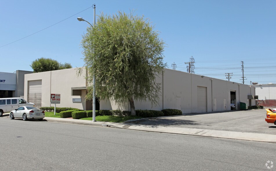 Primary Photo Of 15323 Texaco Ave, Paramount Warehouse For Lease
