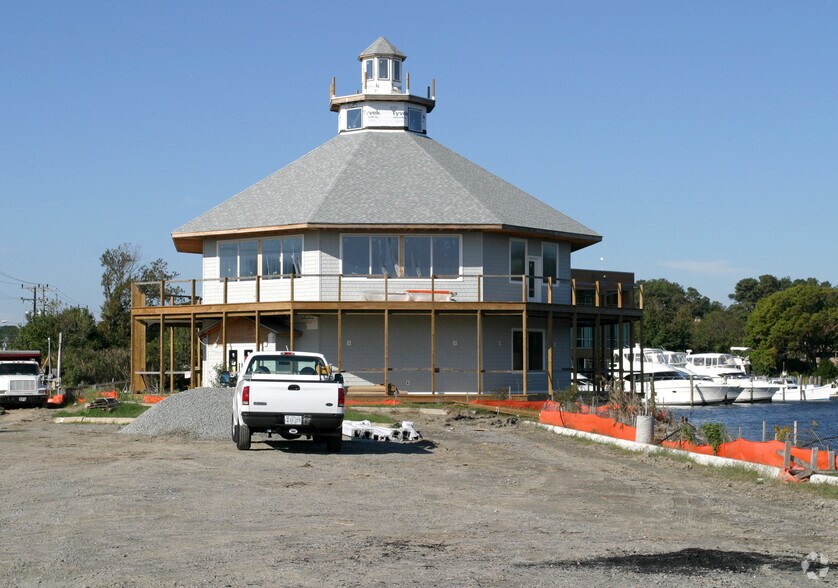 More Photos Of 800 Laskin Rd, Virginia Beach Freestanding For Sale