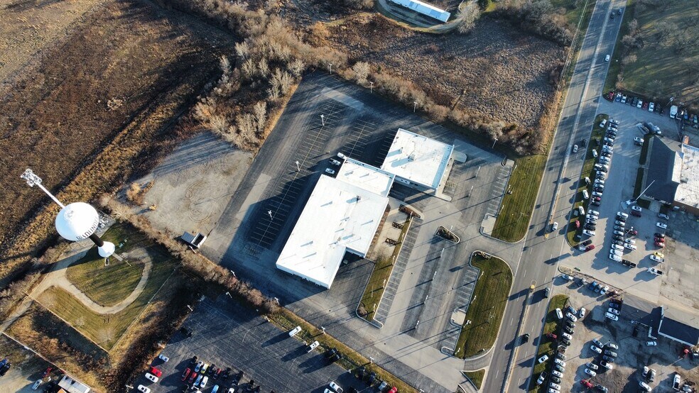 More Photos Of 800 Dundee Ave, East Dundee Light Distribution For Lease