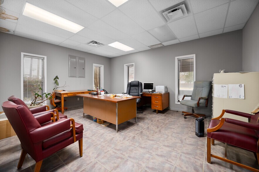 More Photos Of 12334 US-165, Glenmora Office For Sale