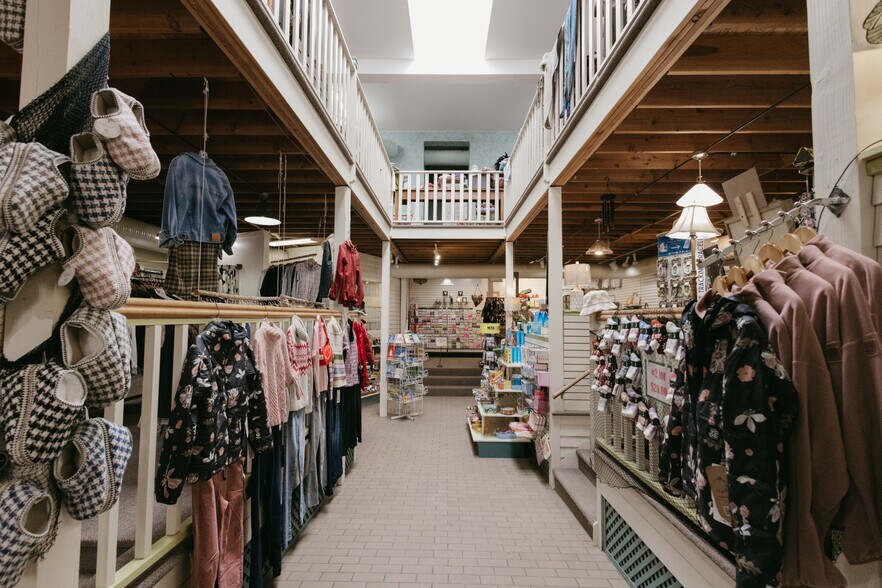 More Photos Of 121 Rittenhouse Ave, Bayfield Storefront For Sale