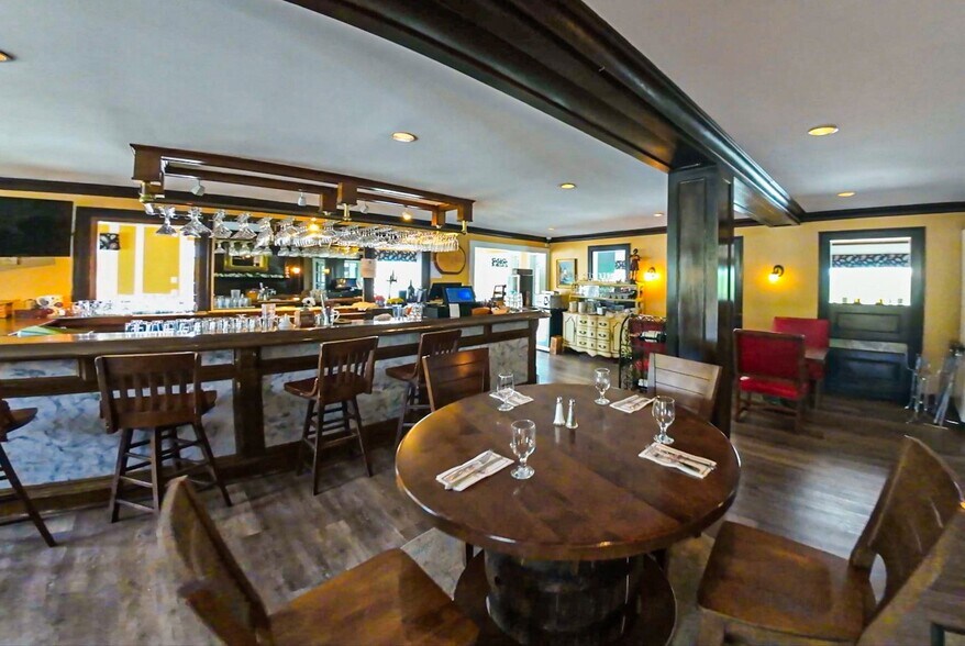 More Photos Of 2517 Main Rd, Dedham Hotel For Sale