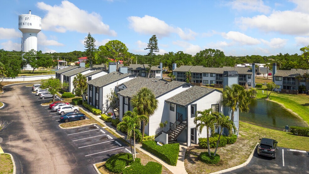 More Photos Of 5933 28th Ave W, Bradenton Apartments For Sale