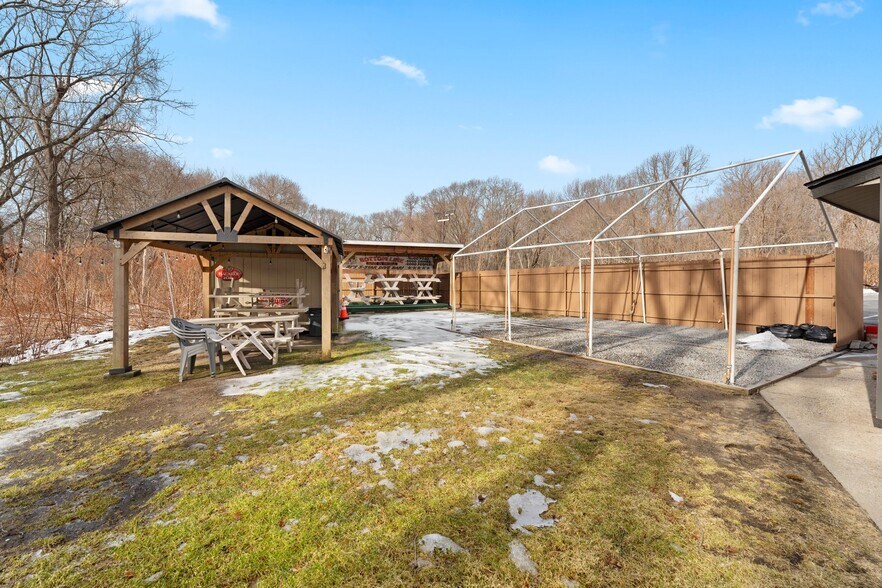 More Photos Of 415 Palmer Ave, Warwick Bar For Sale