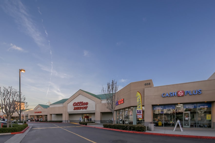 More Photos Of 610-680 Palomar St, Chula Vista Unknown For Lease