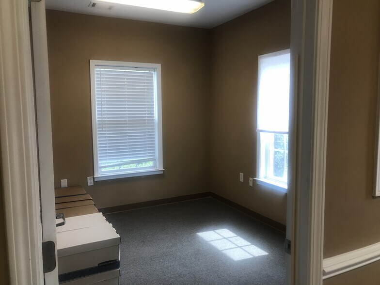 More Photos Of 5-7 Davis Keats Dr, Greenville Office Residential For Sale
