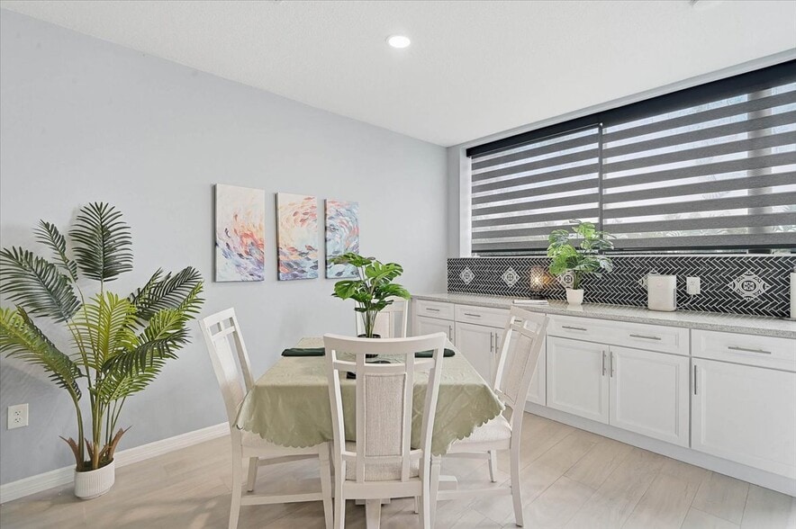 More Photos Of 2160 Gulf Gate Dr, Sarasota Storefront For Sale