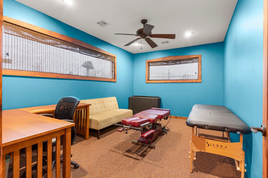 More Photos Of 3228 S Jamestown Ave, Tulsa Medical For Sale