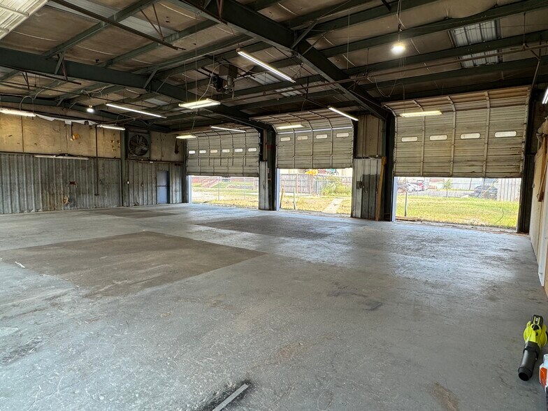 More Photos Of 812 Merriman Street, Conway Flex For Sale
