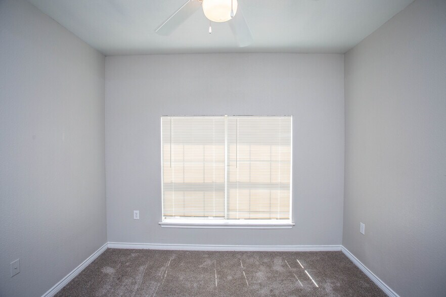 More Photos Of 2627 Oak Dr, Lubbock Apartments For Sale