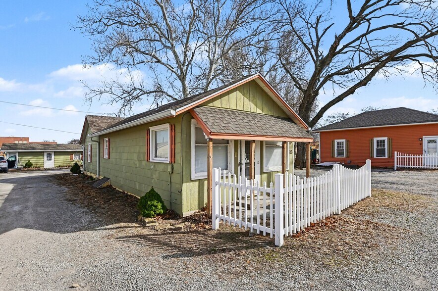 More Photos Of 308 Chestnut St, Silver Lake Apartments For Sale