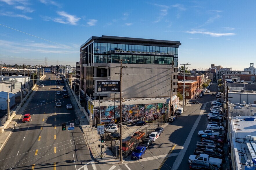 More Photos Of 1003 E 4th Pl, Los Angeles Office For Lease