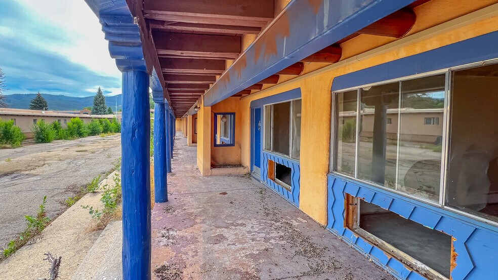 More Photos Of 413 Paseo Del Pueblo Norte, Taos Hotel For Sale