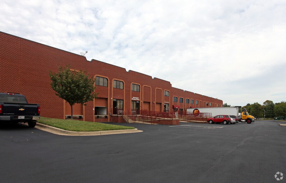 More Photos Of 7611-7615 Rickenbacker Dr, Gaithersburg Flex For Lease