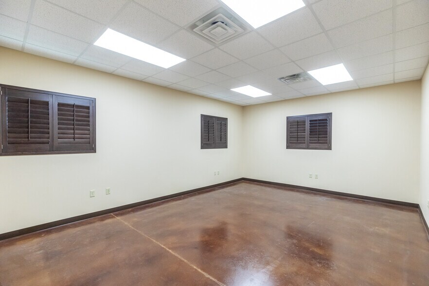 More Photos Of 4517 Derrick Dr, Abilene Office For Lease